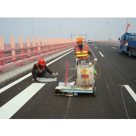 交通標(biāo)線(xiàn)廠(chǎng)家_公路劃線(xiàn)施工_廠(chǎng)家_價(jià)格